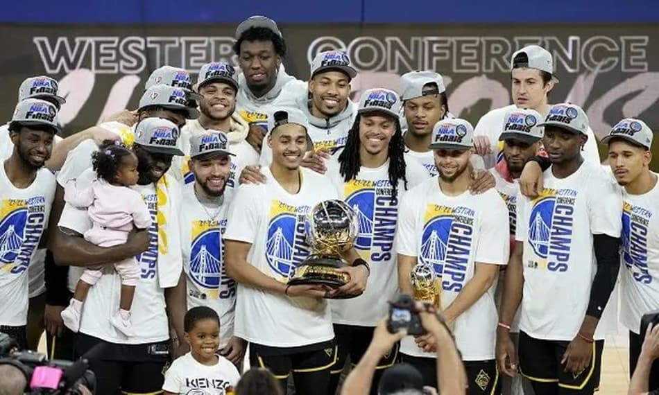 Em mais uma final, Warriors iguala feito de Bulls de Jordan