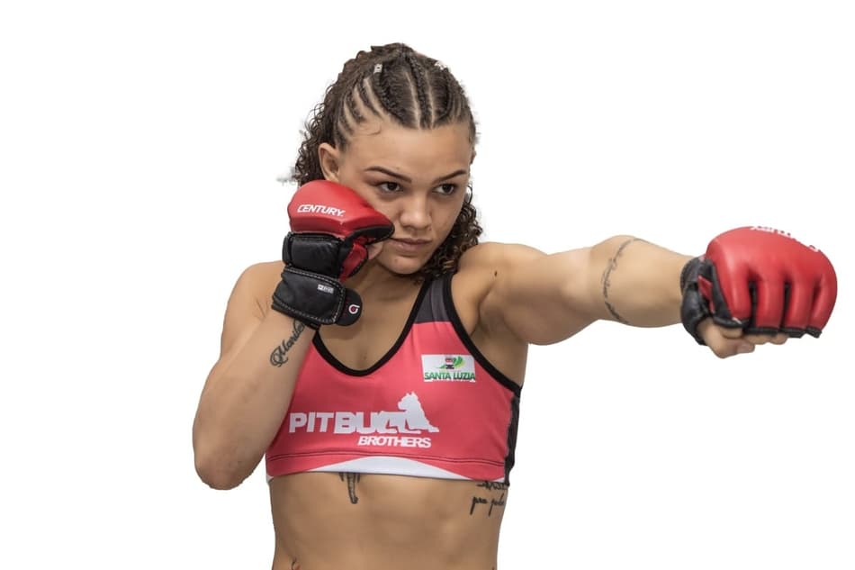 Mariana Salles é uma das jovens promessas da equipe Pitbull Brothers