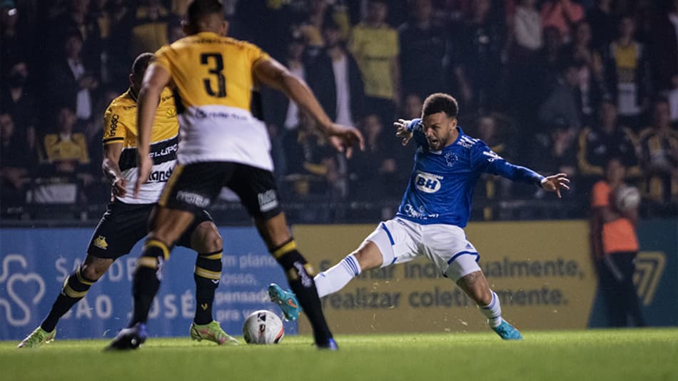 Torcedores do Cruzeiro celebram boa fase na web após mais uma vitória na Série B