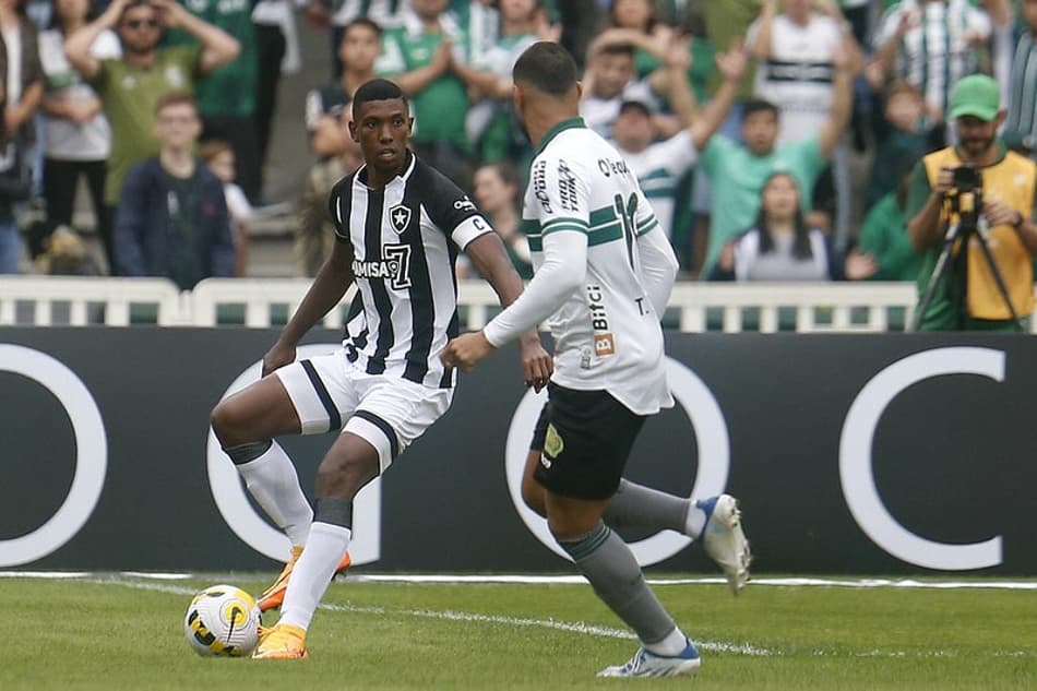 ATUAÇÕES: Kanu falha e recebe a menor nota do Botafogo em derrota para o Coritiba