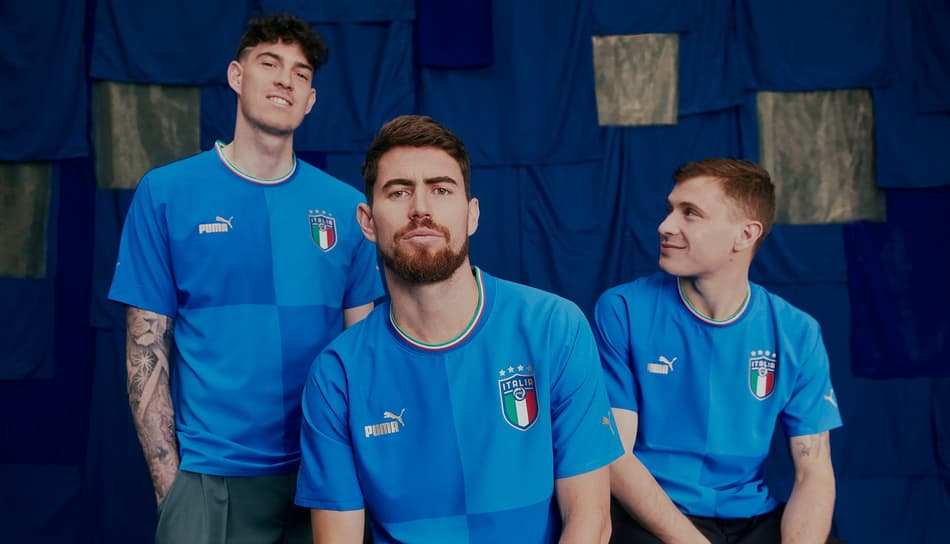 Em processo de mudança de fornecedora, seleção da Itália tem nova camisa titular lançada
