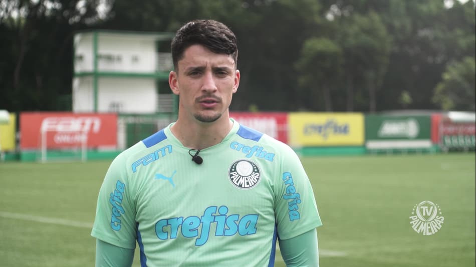 Piquerez enaltece estrutura do Palmeiras e projeta longa semana de trabalho: ‘Fico mais nervoso de fora’