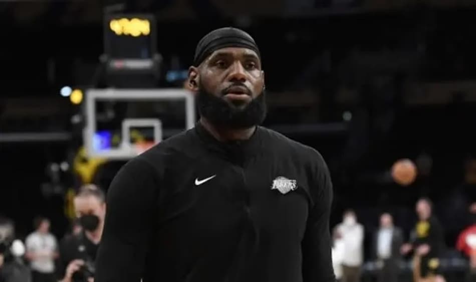 LeBron James é o primeiro jogador ativo da NBA a se tornar bilionário
