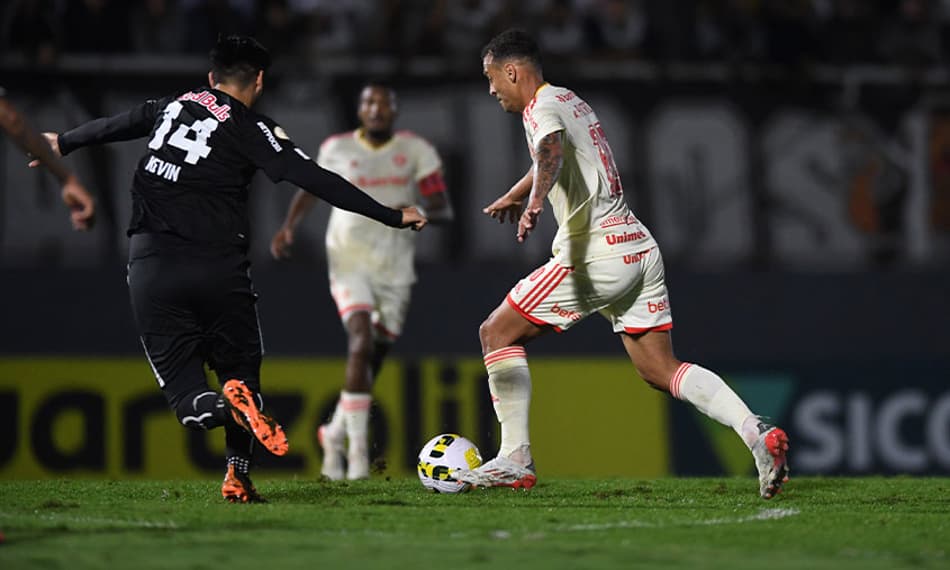 VÍDEO: Assista aos melhores momentos da vitória do Internacional sobre o Bragantino pelo Brasileirão