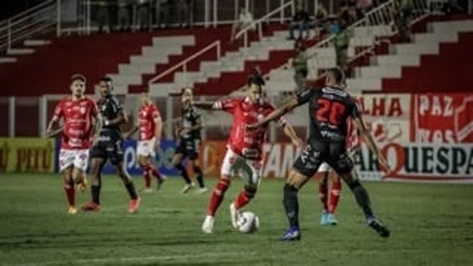 Em duelo de ameaçados pelo Z4, Brusque vence Vila Nova na Série B