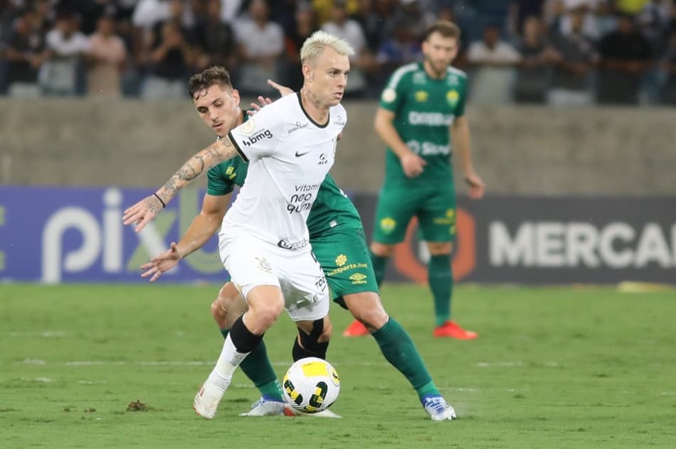ATUAÇÕES: Vítor Pereira e Robson Bambu vão mal em derrota do Corinthians para o Cuiabá
