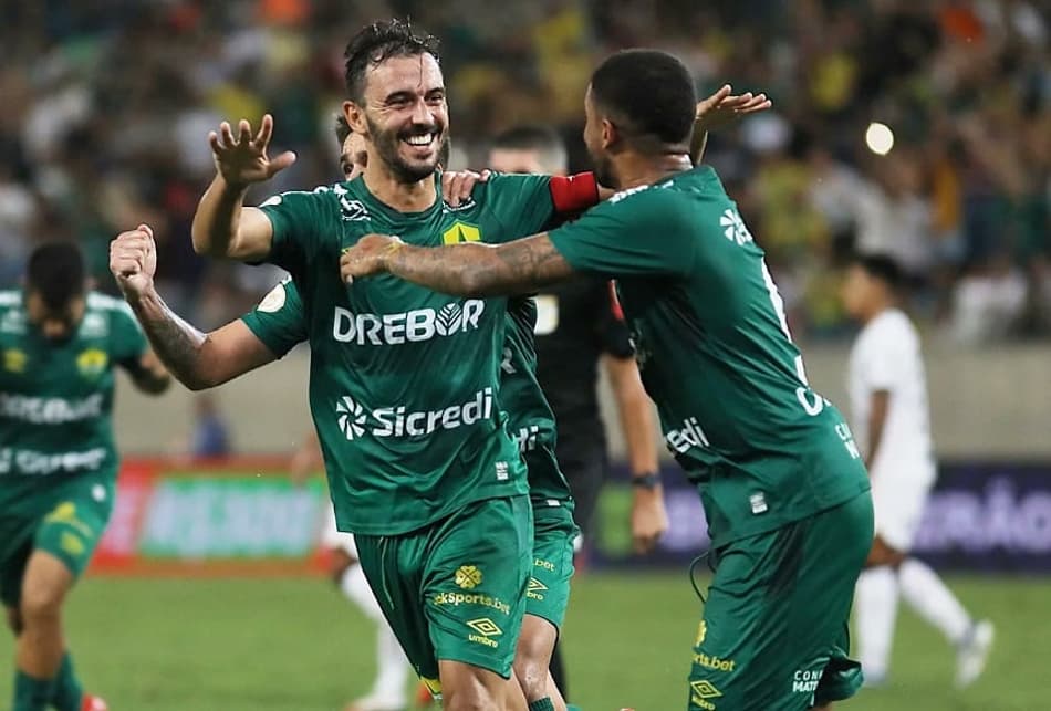 Com ‘lei do ex’, Corinthians é derrotado pelo Cuiabá e perde invencibilidade de 11 jogos