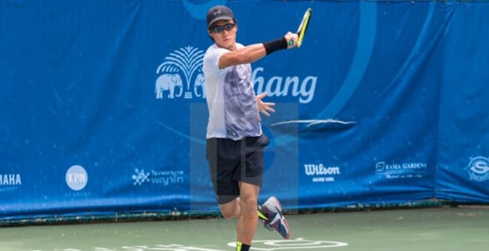 Tenista mais velho da ATP vence e se garante no ranking por 1 ano