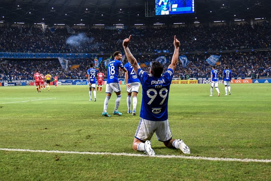 Cruzeiro vence CRB no Mineirão e segue com 100% de aproveitamento em casa na Série B