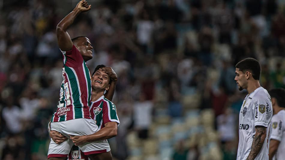 Fluminense vence em jogo de oito gols e impede Atlético-MG de assumir a liderança do Brasileirão