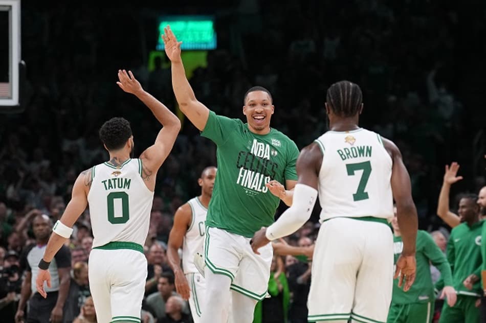 Celtics domina quarto período, bate Warriors e abre vantagem nas finais da NBA
