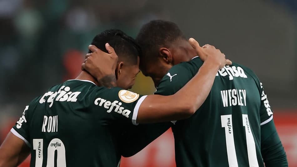 LANCE! Rápido: Palmeiras assume a liderança, São Paulo perde mais uma chance de G4 e mais!