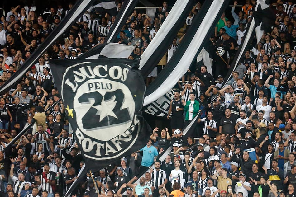 Torcida do Botafogo canta ‘time sem vergonha’ após derrota para o Avaí