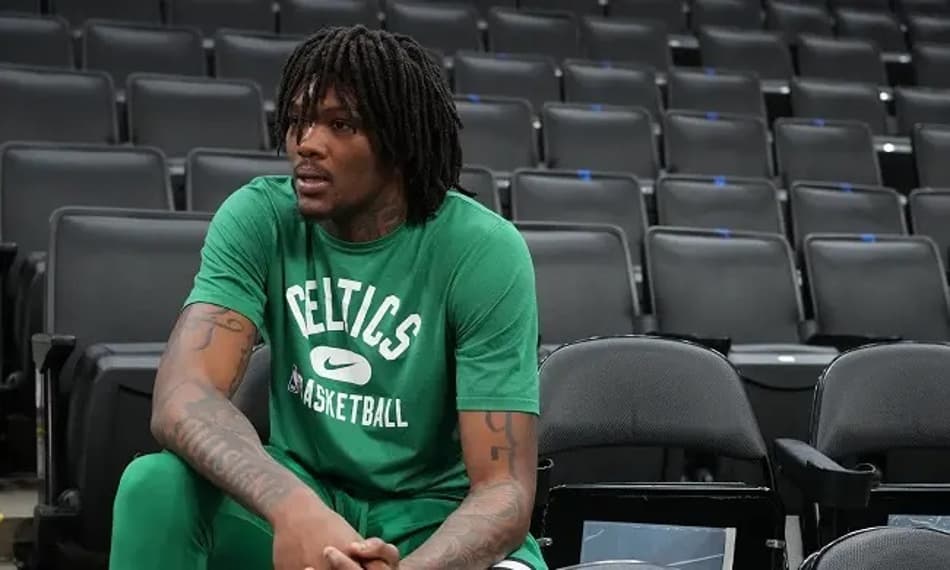Robert Williams III realizou drenagens no joelho nos playoffs