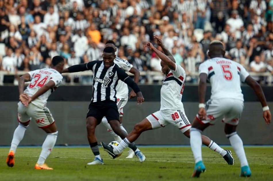 VÍDEO: Veja os lances e o golaço da vitória do Botafogo sobre o São Paulo