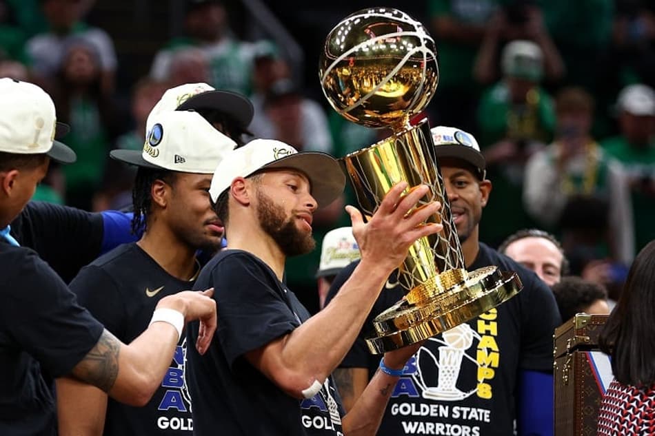 "Warriors será campeão novamente no ano que vem", crava analista