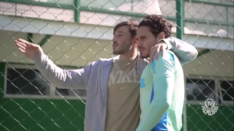 VÍDEO! Confira a visita de Matías Viña aos companheiros de Palmeiras
