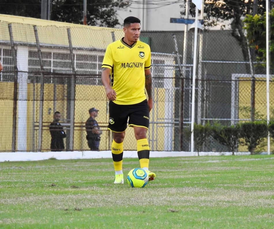 Lateral do São Bernardo FC, Lucas Mota celebra boa fase da defesa