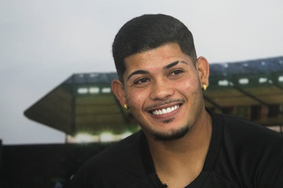 Erison diz que torcedor ‘pode ficar tranquilo’ sobre renovação: ‘Botafogo é minha casa’; veja o vídeo!