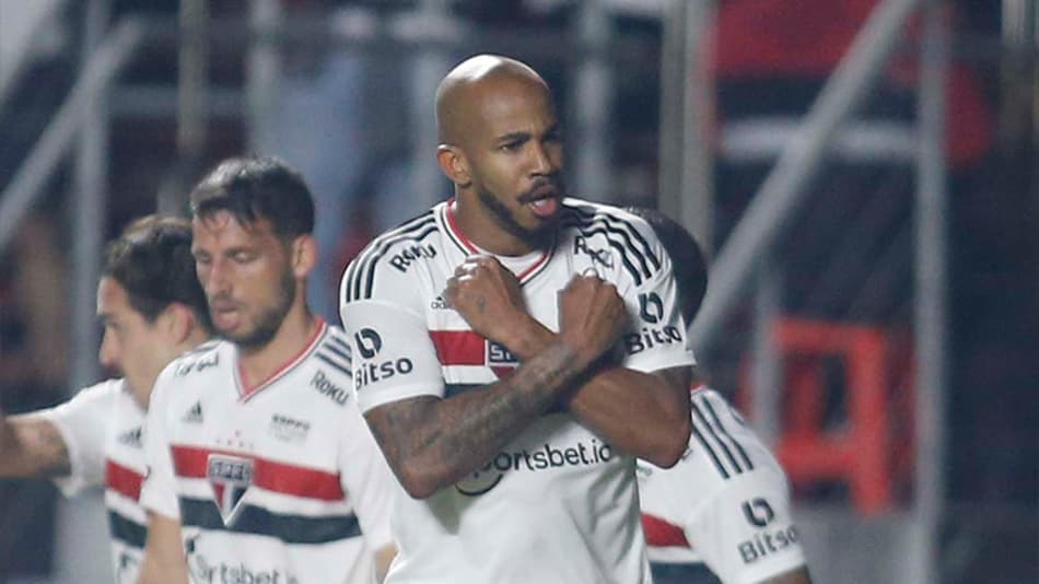 São Paulo aprende com erros, vence Palmeiras, encerra série invicta de rival e sai na frente na Copa do Brasil
