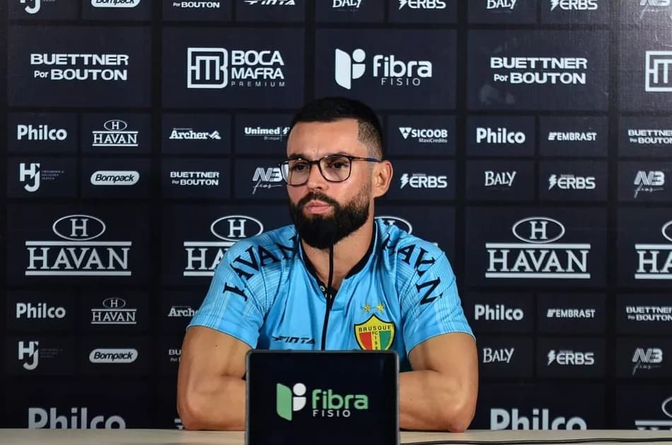 Luan Carlos revela caminhos para Brusque vencer Sport: "Concentração e intensidade"