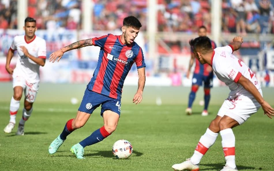 Após sondagens do Inter, San Lorenzo tenta blindar Agustín Martegani