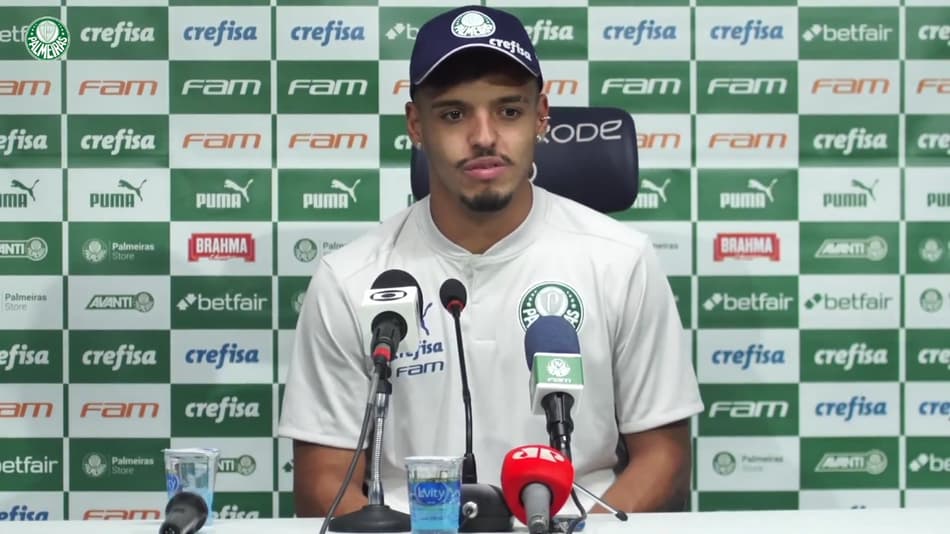 VÍDEO! Gabriel Menino afirma que Palmeiras 'está focado para ganhar o Brasileiro'