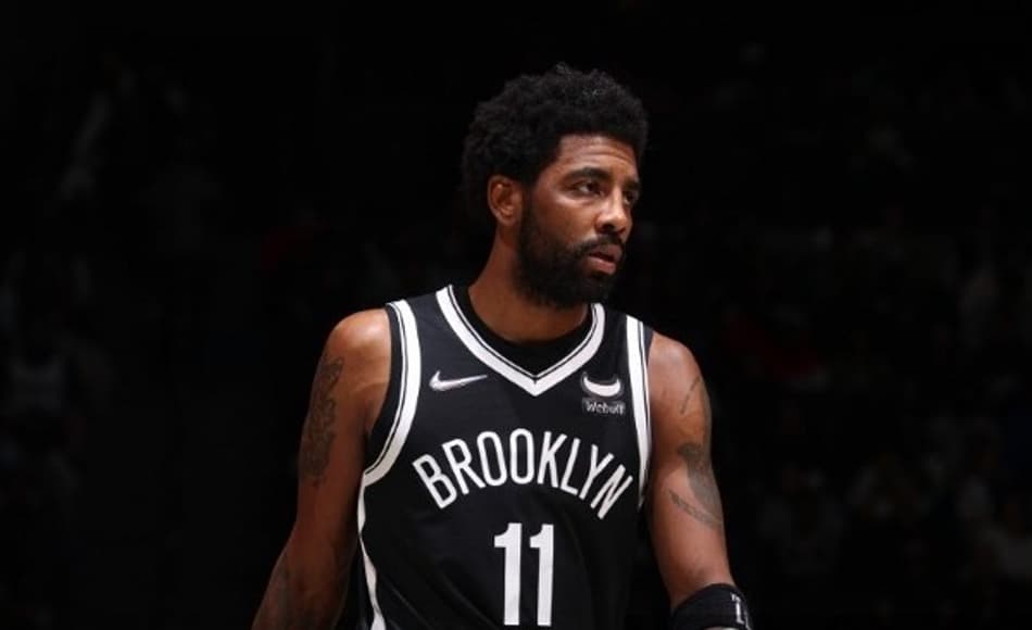 Kyrie Irving recebe permissão do Nets para buscar outro time