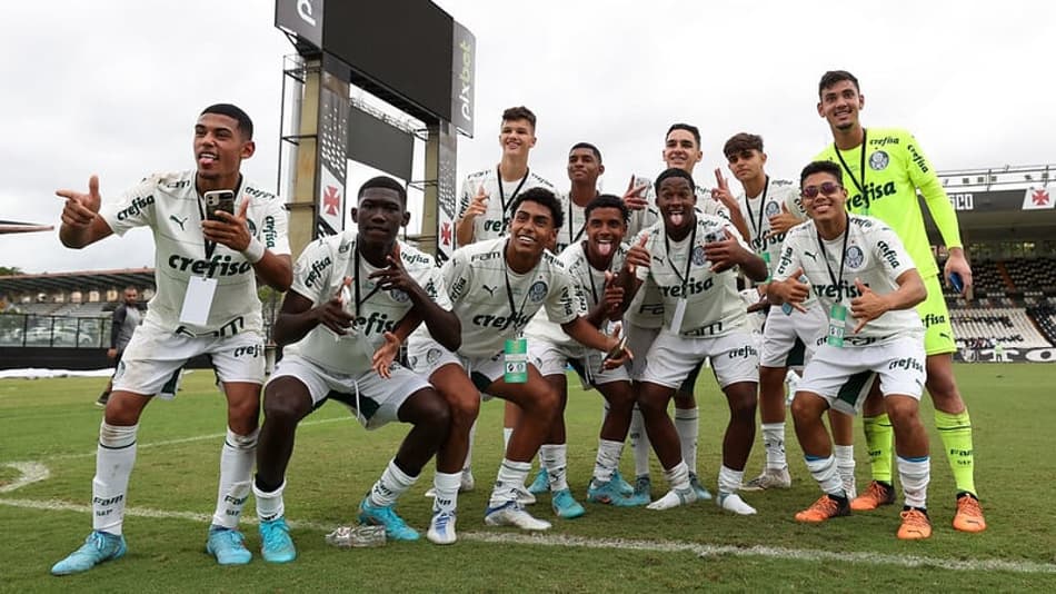 VÍDEO! Bastidores do título do Palmeiras na Copa do Brasil Sub-17