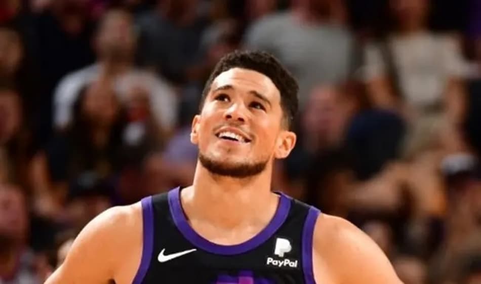 Devin Booker fecha extensão de quatro anos com Suns