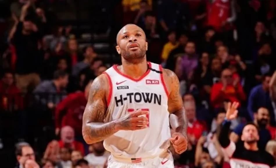 PJ Tucker assina com 76ers por três temporadas