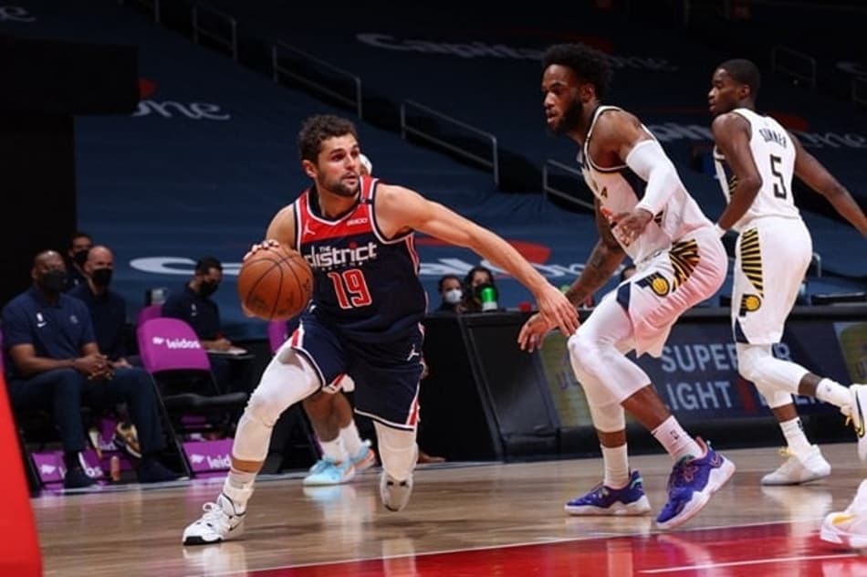 De acordo com jornalista, Raulzinho fecha contrato com o Cavs