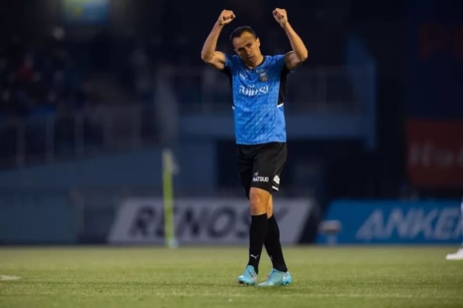 Leandro Damião completa quatro anos de seu anúncio no Japão