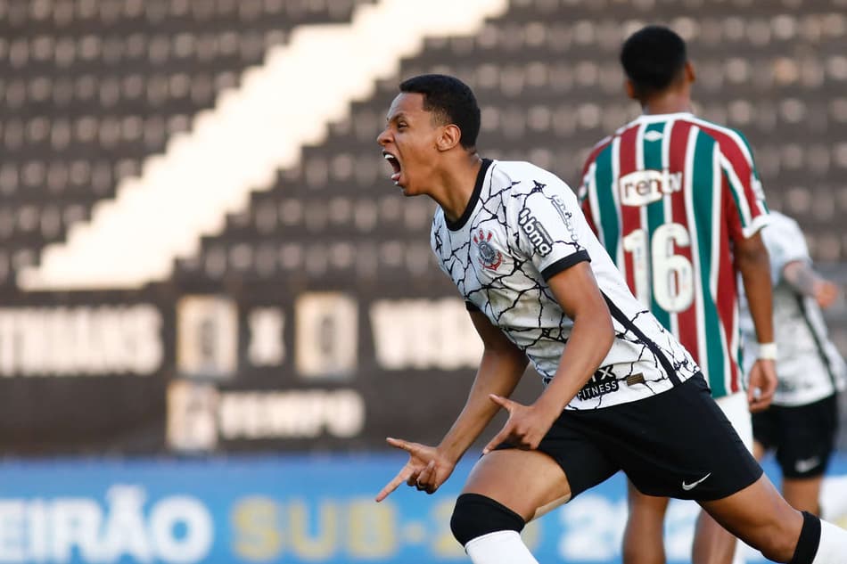Arthur Sousa decide e Corinthians supera o Fluminense no Brasileirão Sub-20