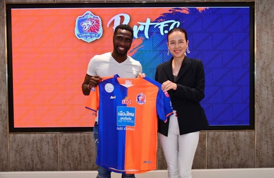 Negueba assina com nova equipe no futebol asiático