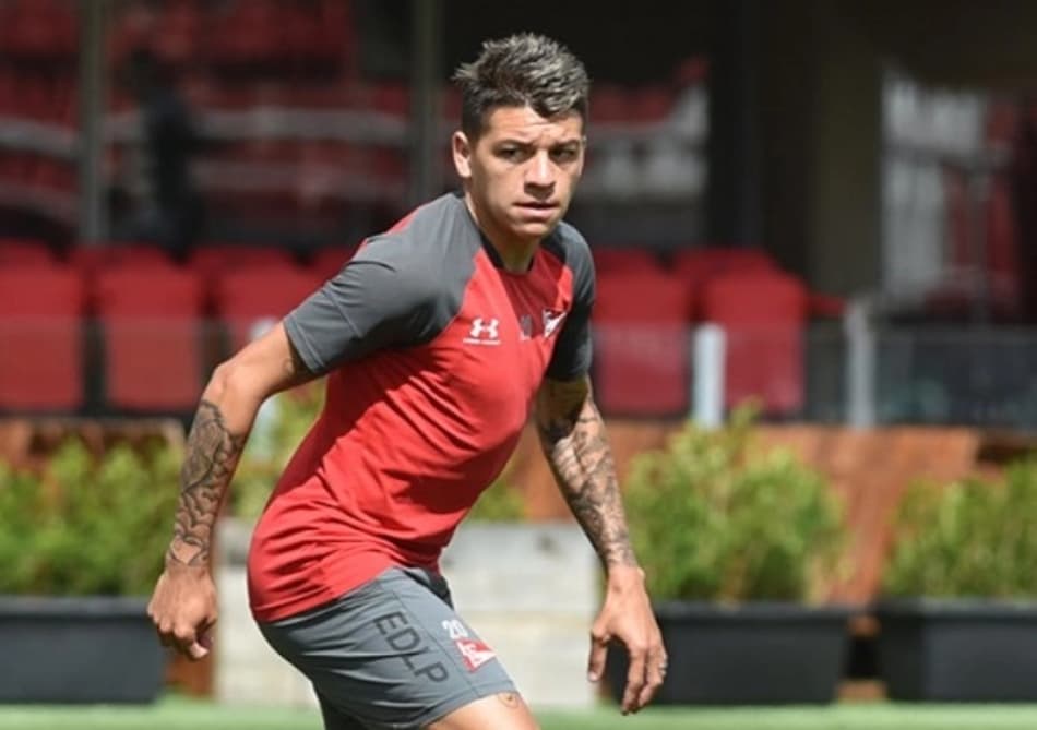 Contratação de atacante gera desconforto no Nacional