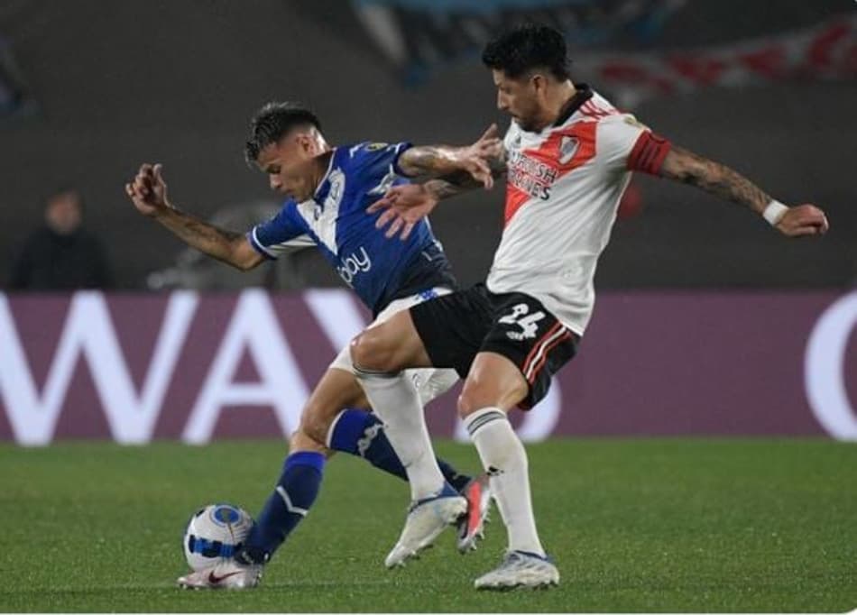 River Plate pressiona, tem gol anulado pelo VAR e cai na Libertadores para o Vélez Sarsfield
