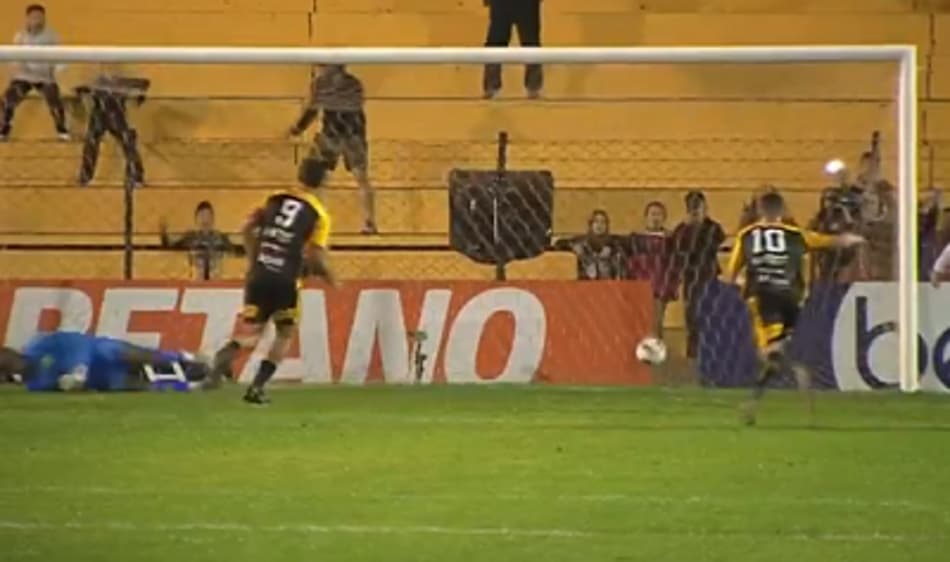 Com VAR em ação, Novorizontino derrota o Brusque e cola no G4 da Série B