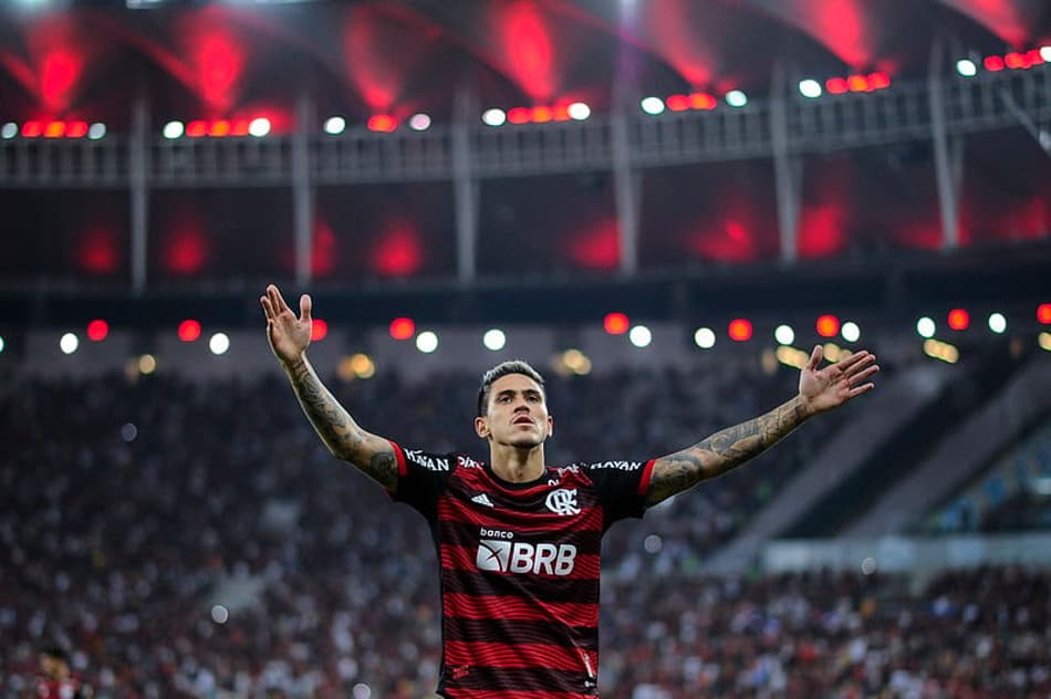Pedro na Seleção ou não? Veja 10 opiniões de famosos sobre o atacante