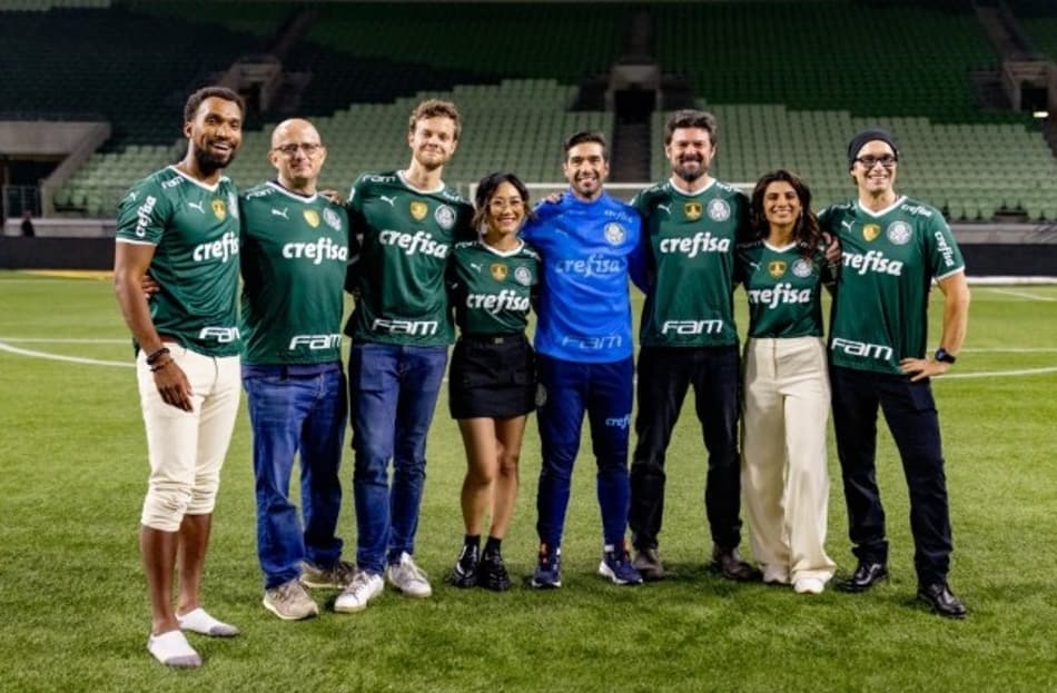 Elenco de 'The Boys' comemora vitória do Palmeiras: veja famosos que têm carinho por clubes do Brasil