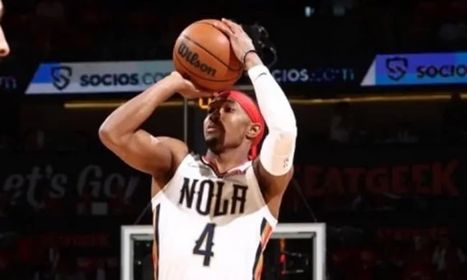 Armador do Pelicans é preso por dirigir embriagado