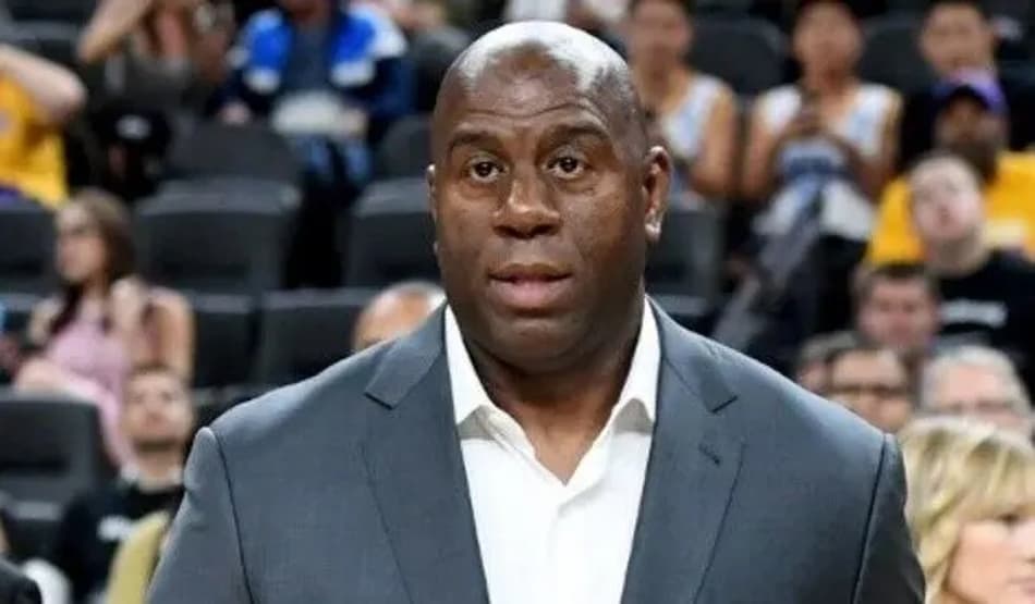 Magic Johnson aprova reforços do Lakers