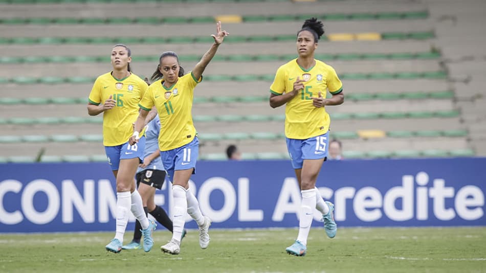Adriana marca dois, e Brasil bate Uruguai na Copa América Feminina