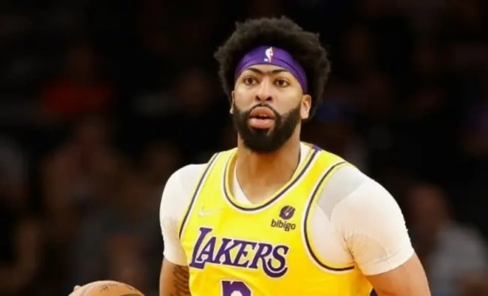 GM do Lakers: “Anthony Davis faz uma das maiores offseasons da carreira”
