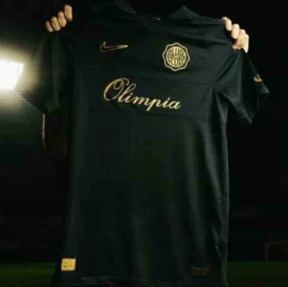 Tricampeão da Libertadores lança camisa histórica para comemorar 120 anos de vida