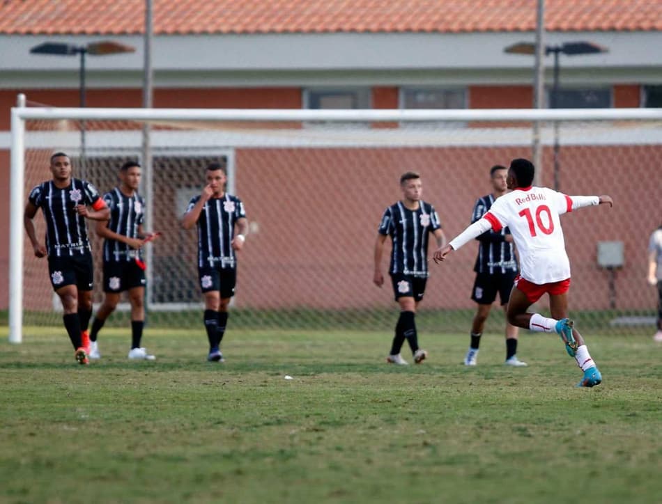 Corinthians é derrotado pelo Bragantino no Brasileiro Sub-20 e perde invencibilidade na categoria