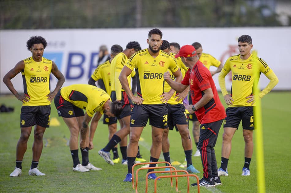 Flamengo está definido para encarar o Coritiba pelo Brasileirão; veja a escalação e onde assistir
