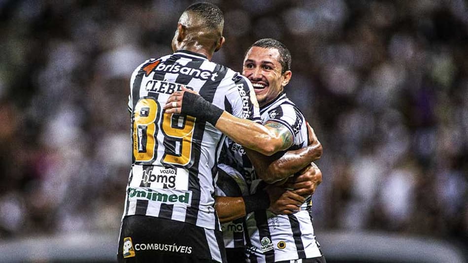 Em noite de golaços, Ceará vence o Corinthians de virada pelo Brasileiro