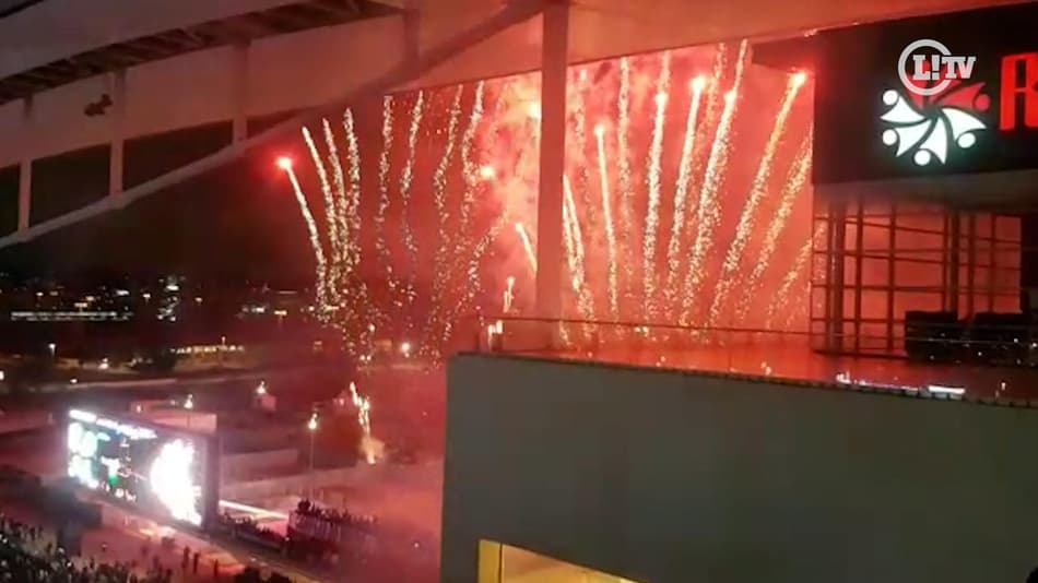 Escalação no gramado e show de fogos: Corinthians protagoniza festa antes do jogo contra o Coritiba