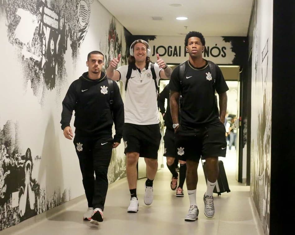 Empatou ou passou? Cássio bate novo recorde e se torna goleiro com mais jogos pelo Corinthians